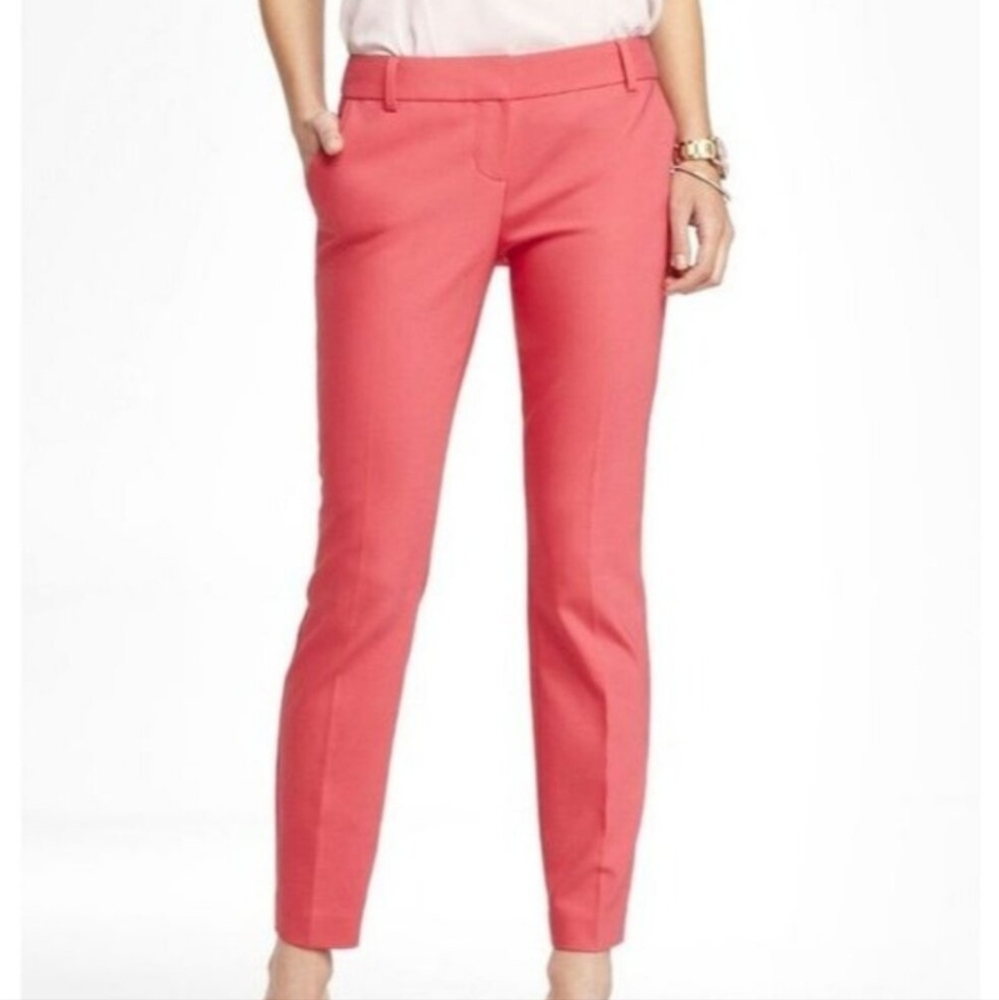 LIKE NEW Express Extreme Stretch Mid Rise Skinny Pants in Salmon Size 8 Regular